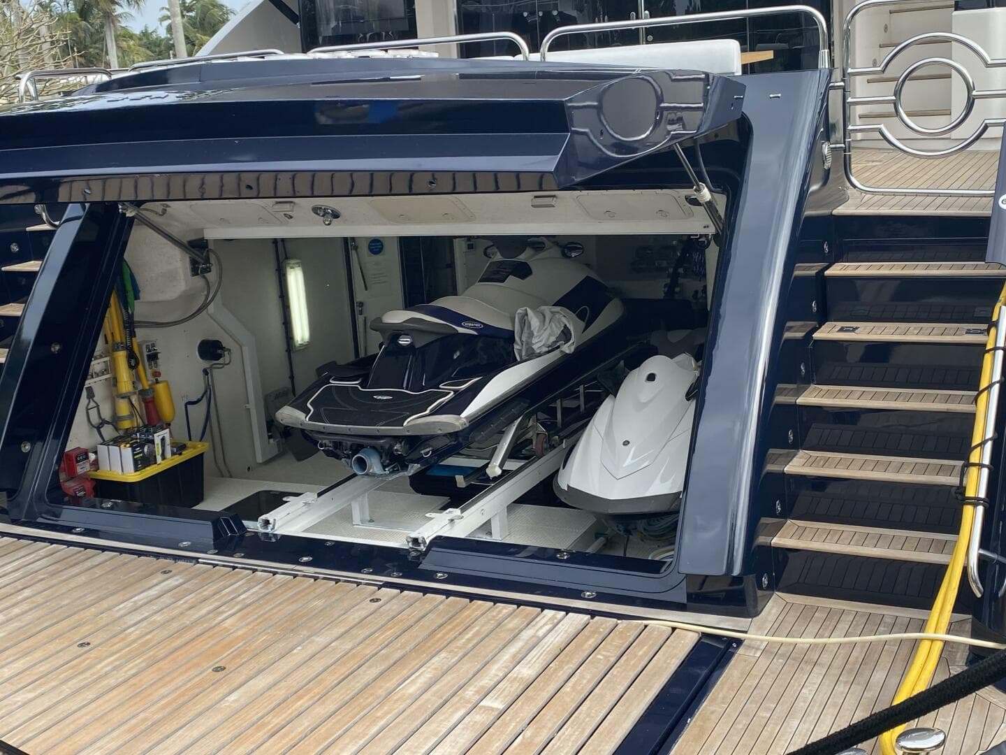 2011 Sunseeker 34M — photo 39