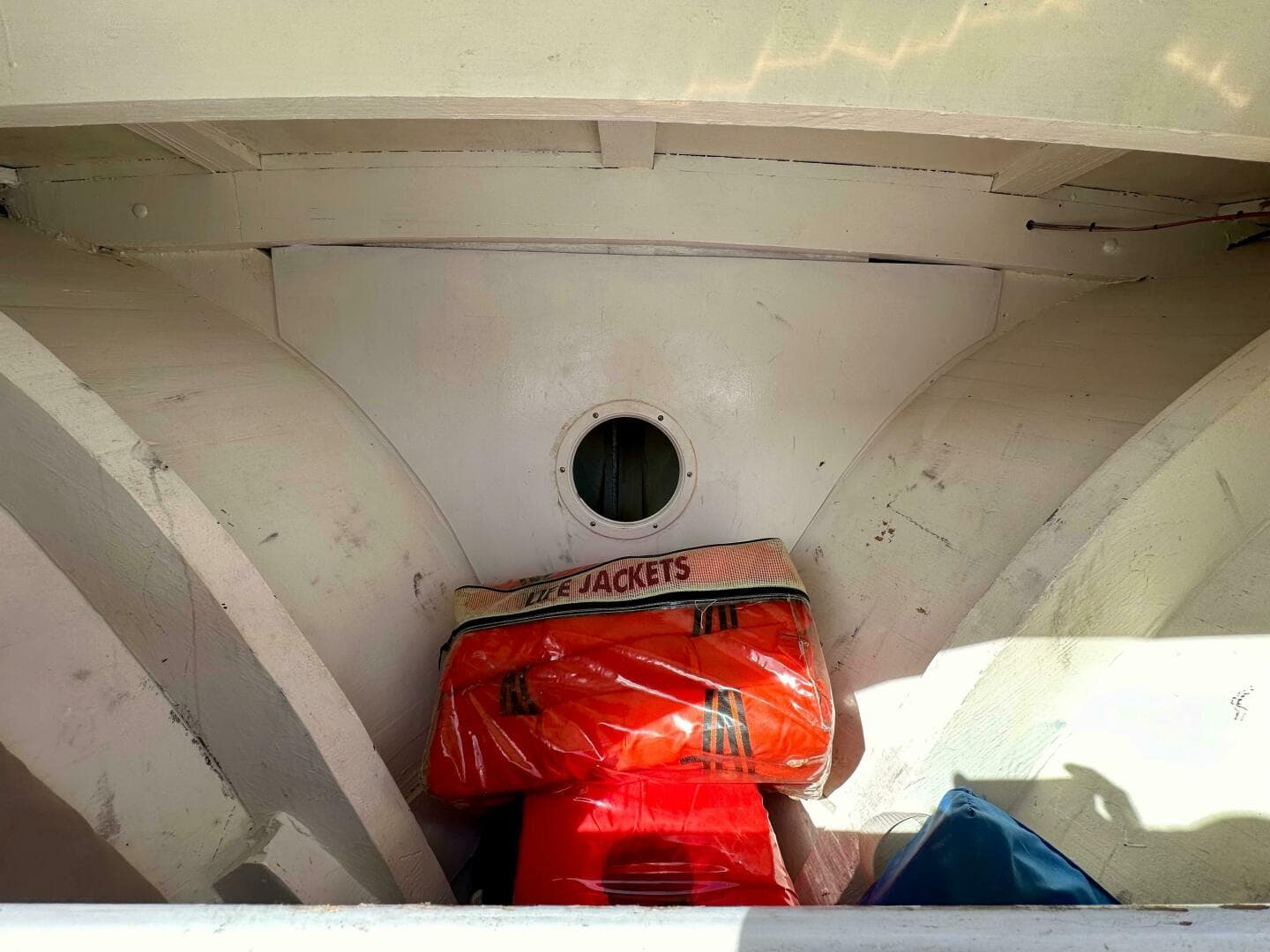 2012 Custom Carolina 26 CC — photo 12