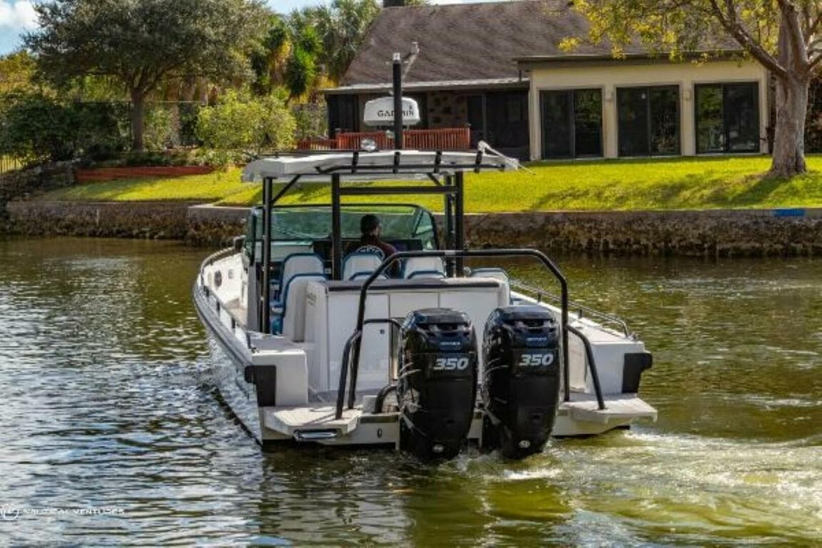 2019 Axopar 37 Sun Top — photo 5