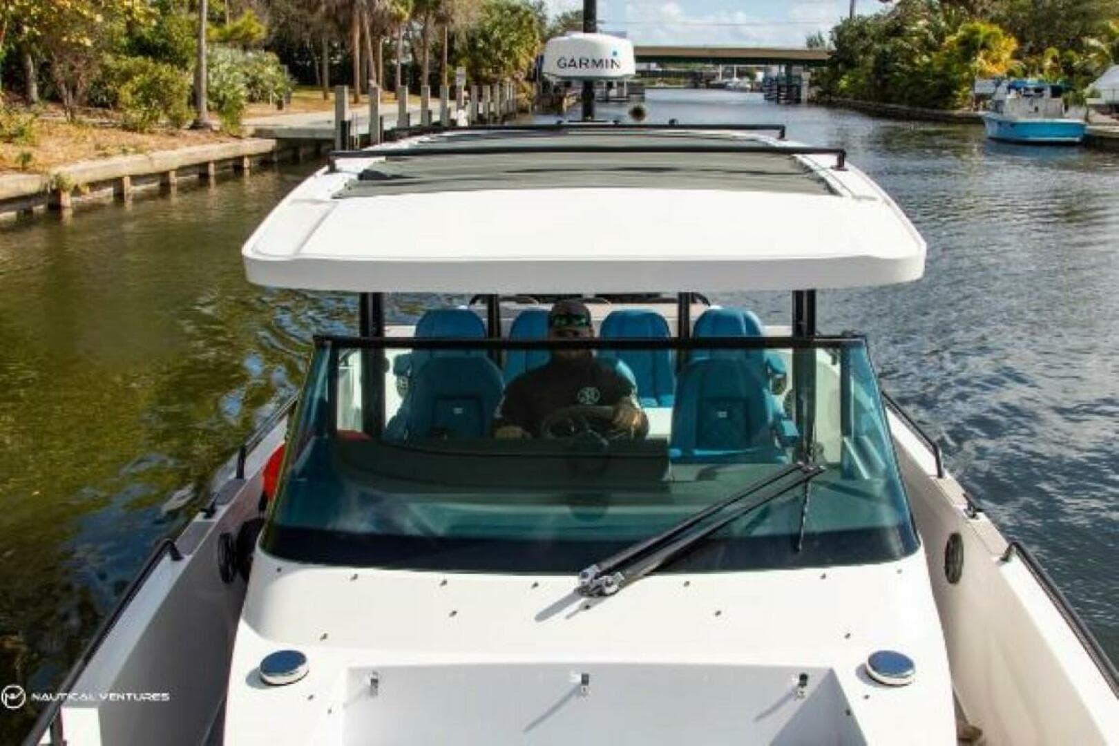 2019 Axopar 37 Sun Top — photo 9