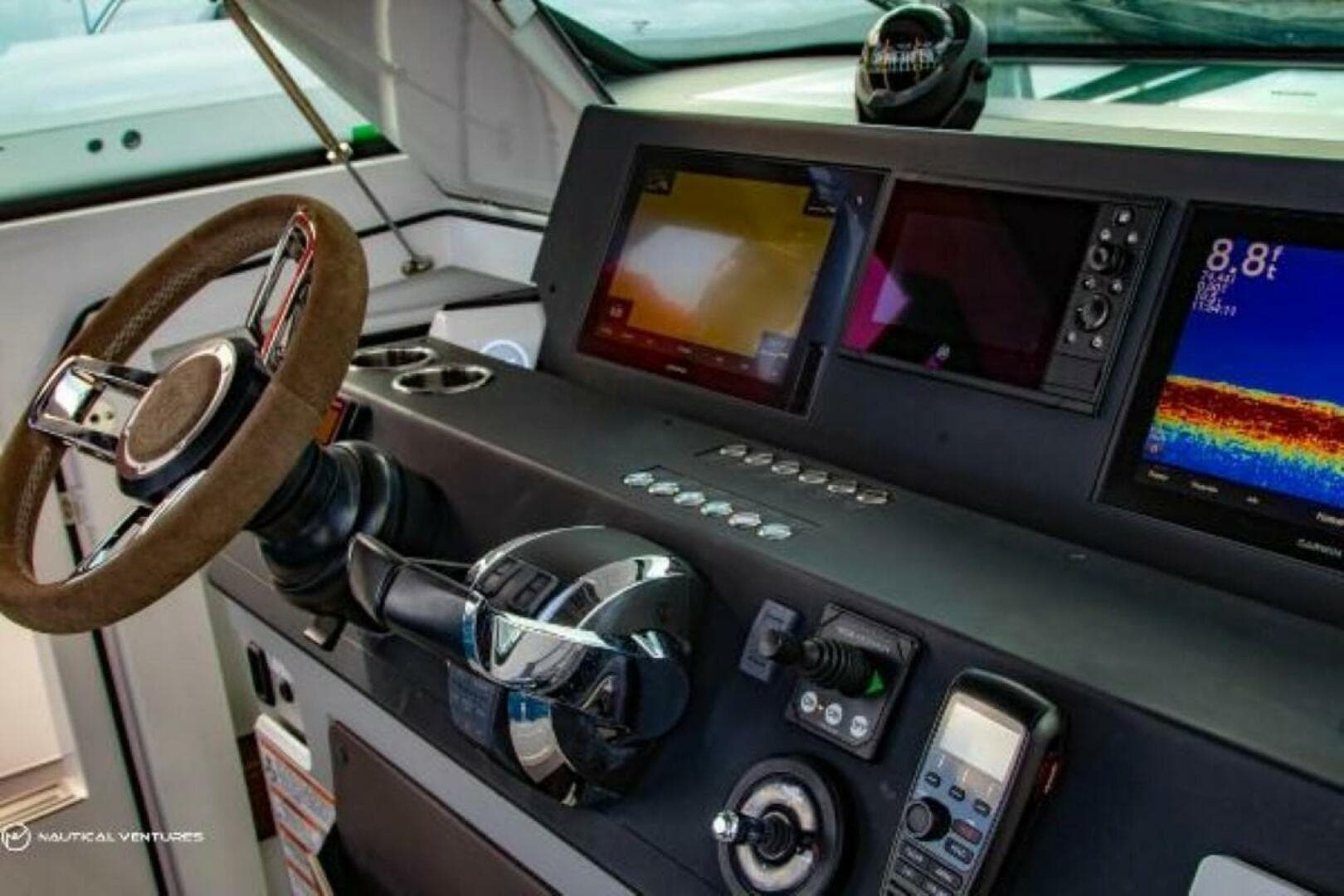 2019 Axopar 37 Sun Top — photo 11