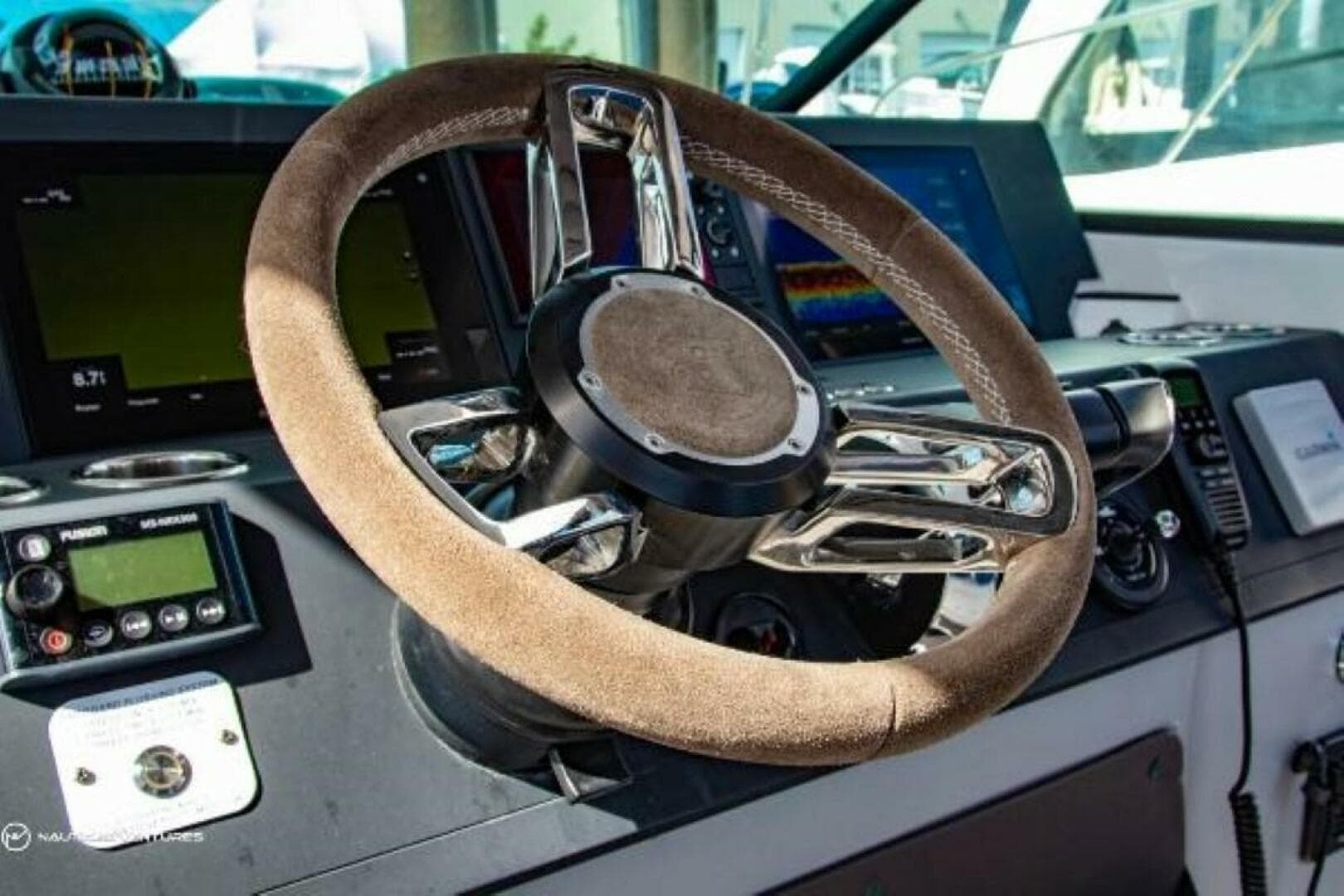 2019 Axopar 37 Sun Top — photo 13