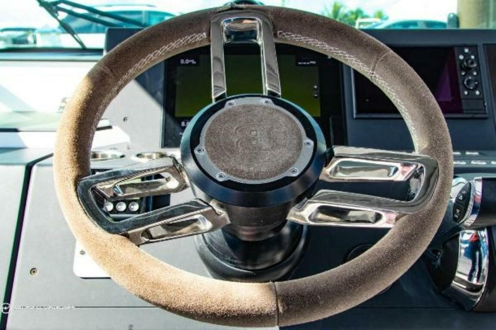 2019 Axopar 37 Sun Top — photo 12