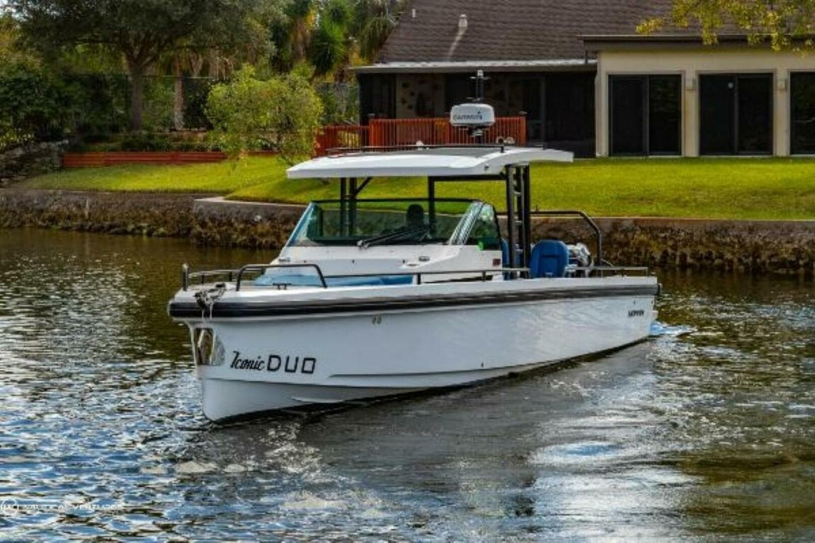 2019 Axopar 37 Sun Top — photo 4