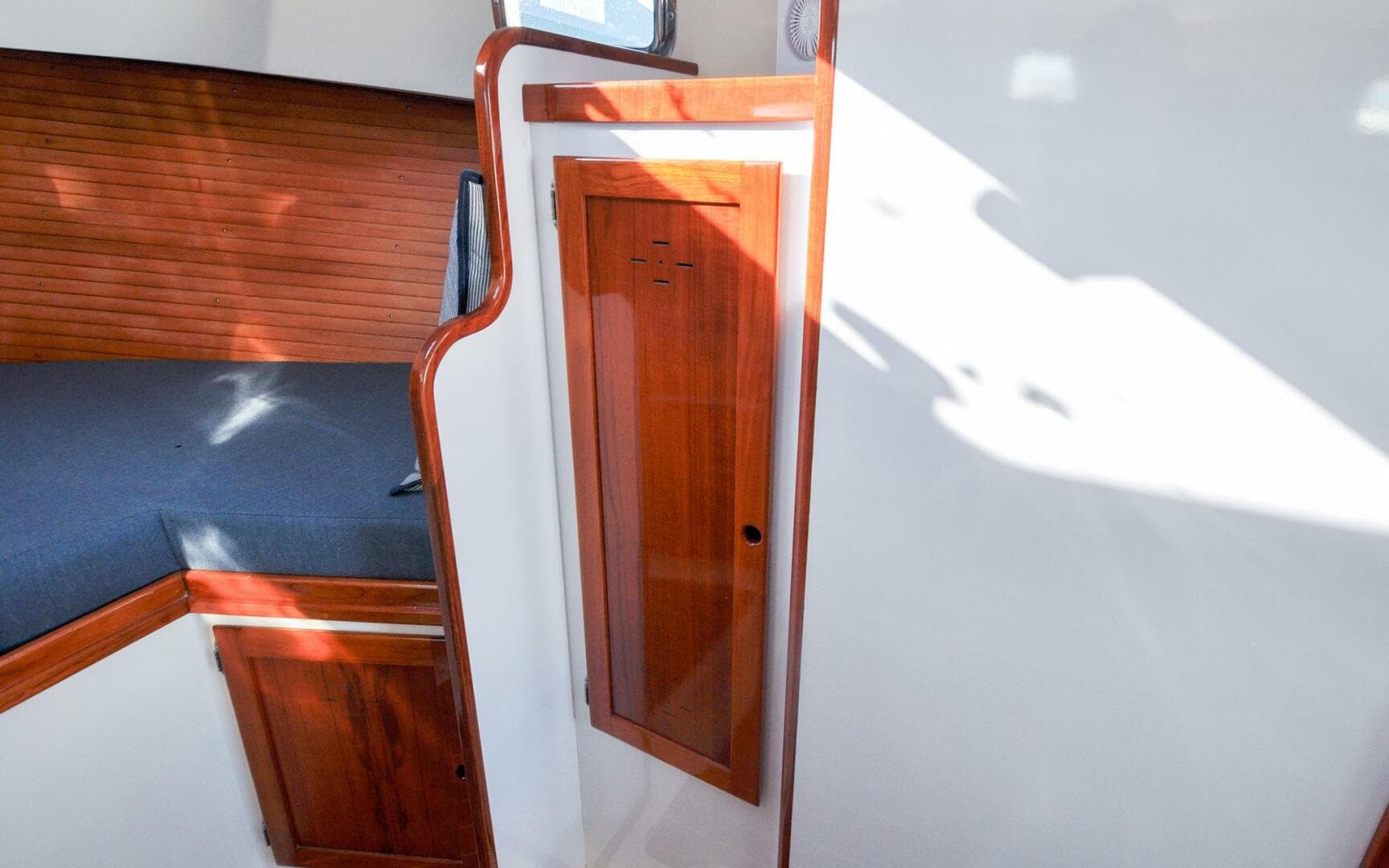 2001 Wilbur 34 — photo 58