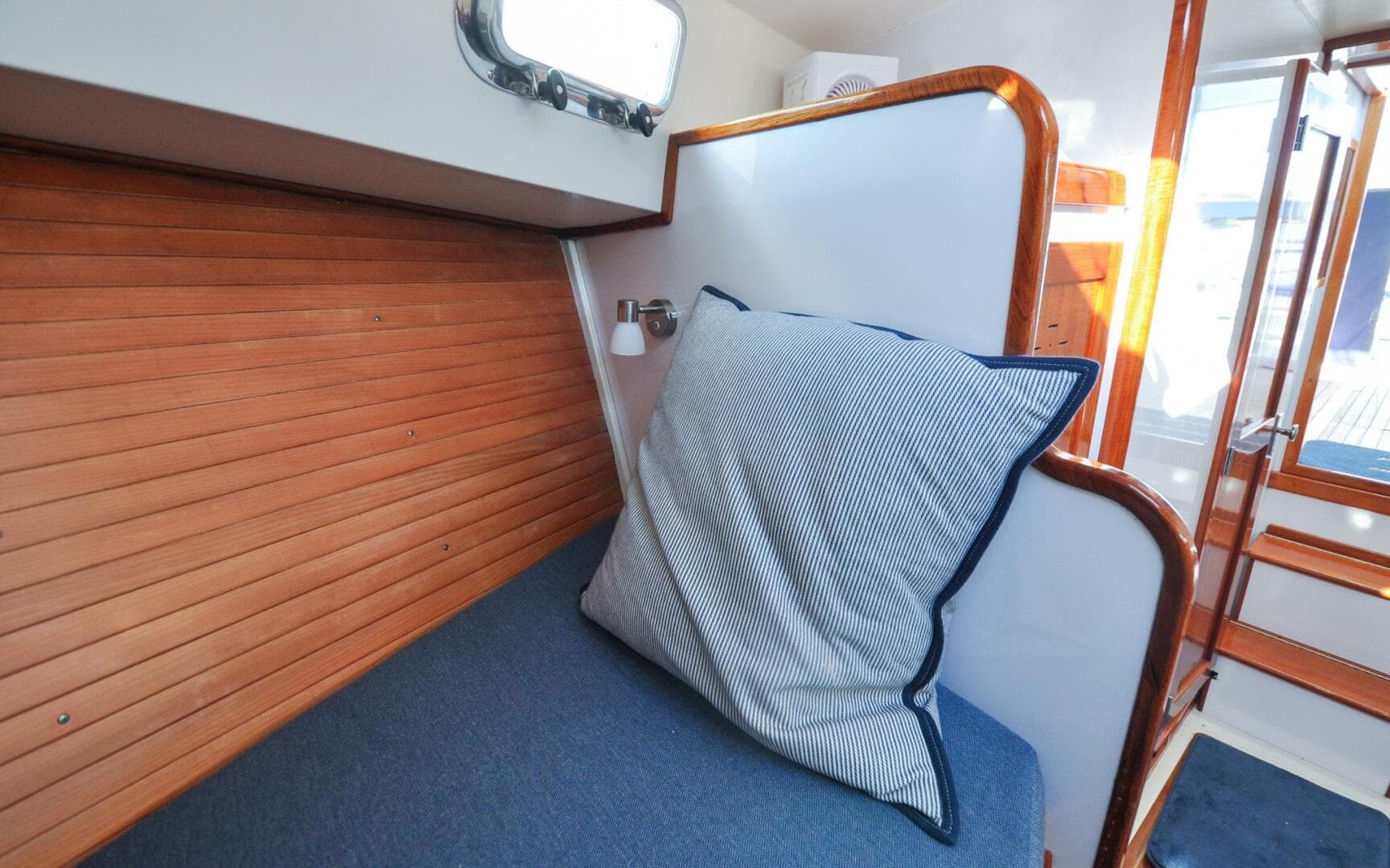 2001 Wilbur 34 — photo 60