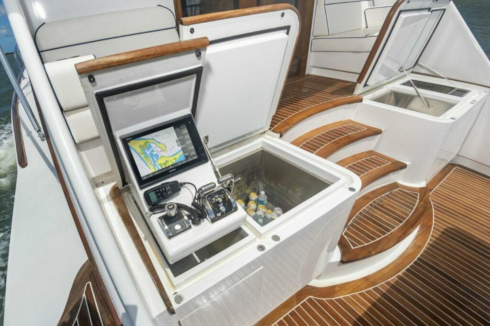 2019 Jarrett Bay 67 — photo 16