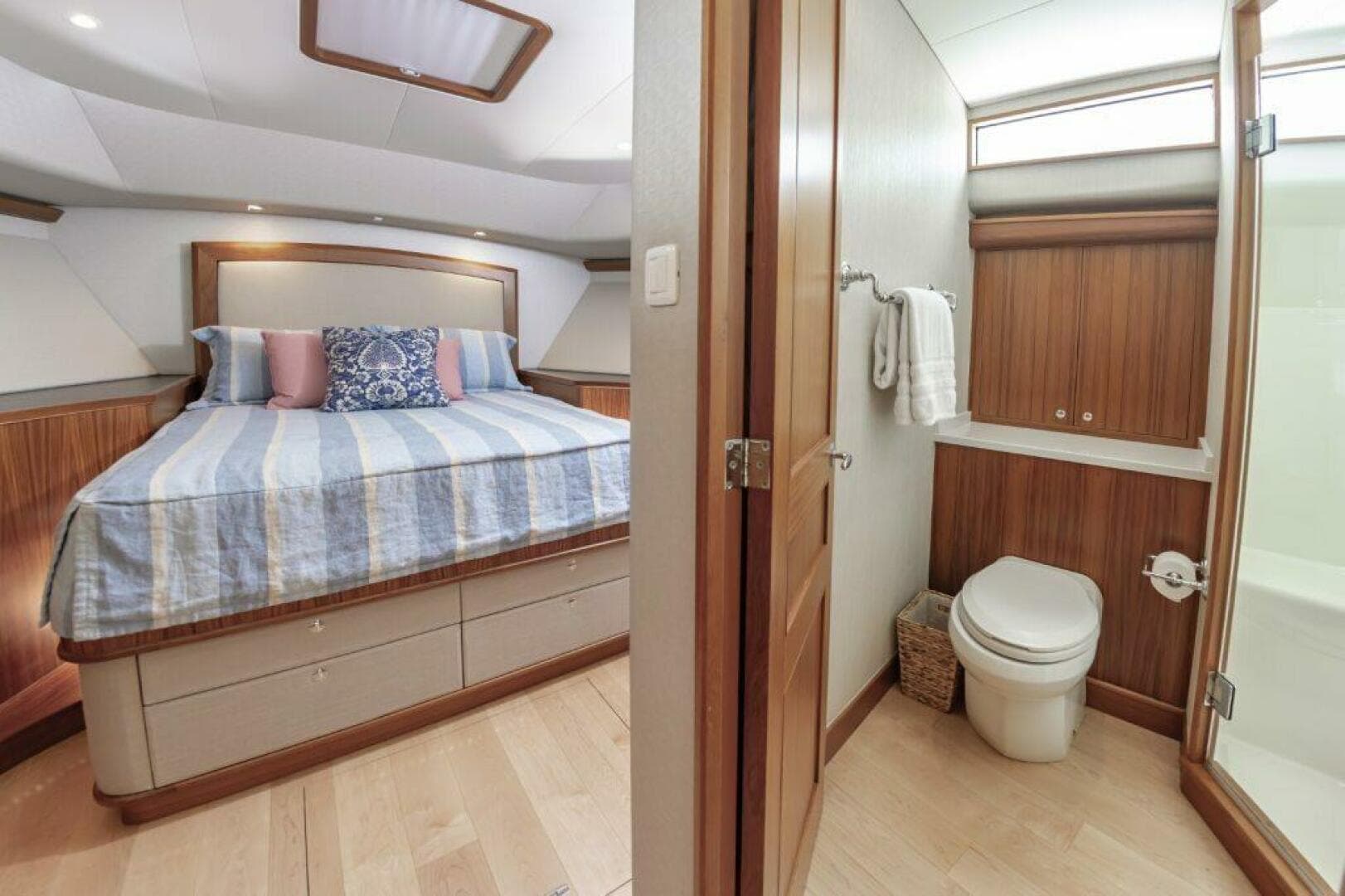 2019 Jarrett Bay 67 — photo 32