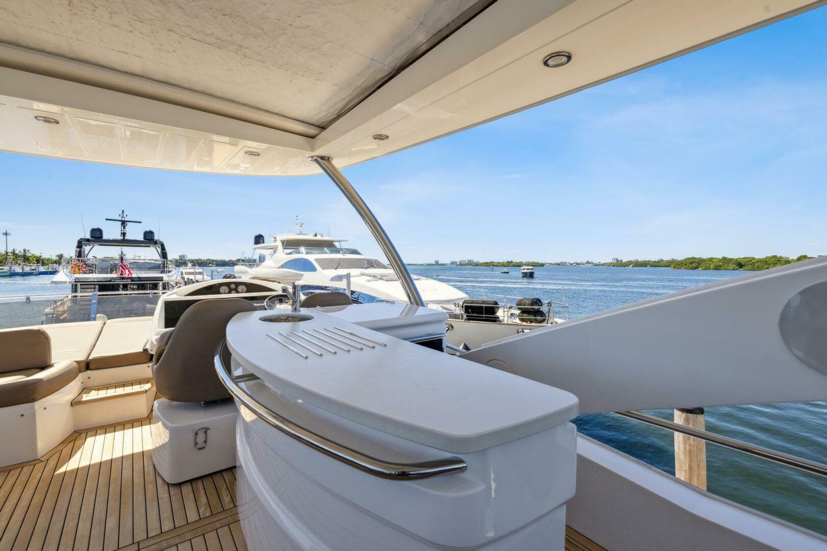 2014 Sunseeker 73 Manhattan — photo 9
