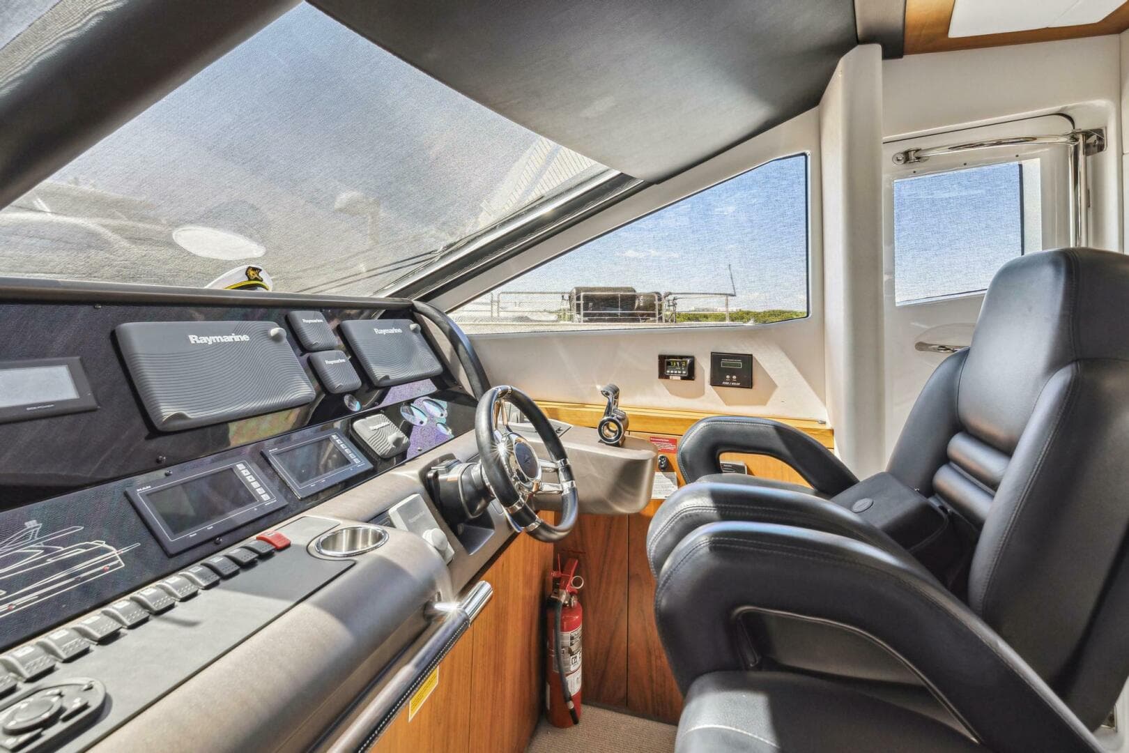 2014 Sunseeker 73 Manhattan — photo 24