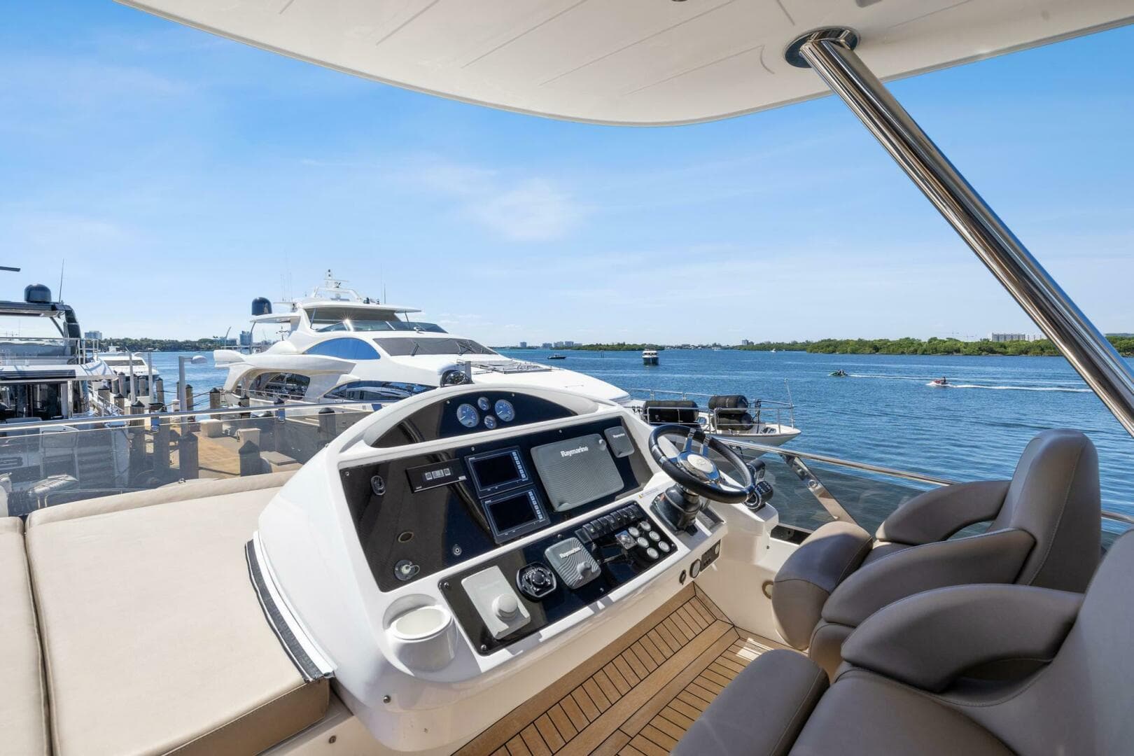 2014 Sunseeker 73 Manhattan — photo 5