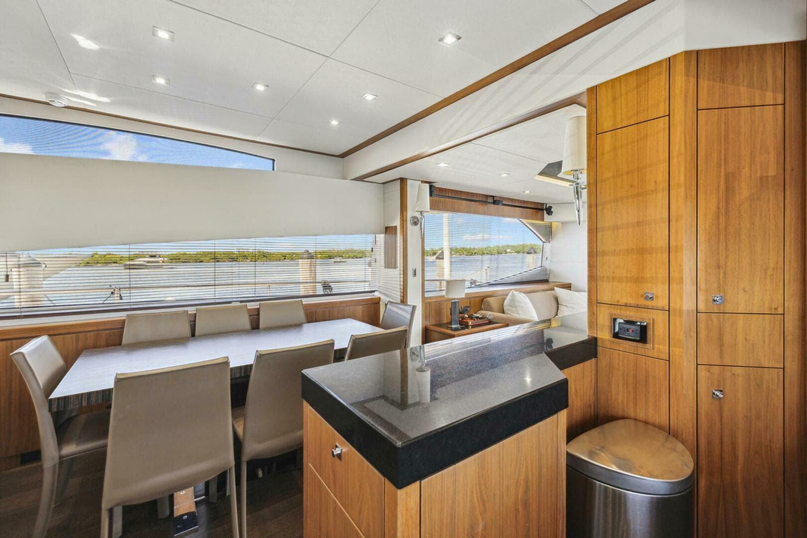 2014 Sunseeker 73 Manhattan — photo 18