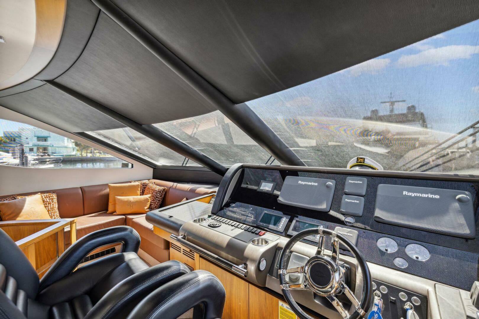 2014 Sunseeker 73 Manhattan — photo 23