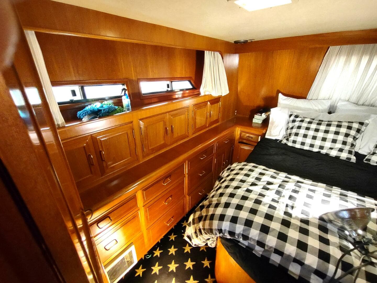 1989 Ocean Alexander — photo 33