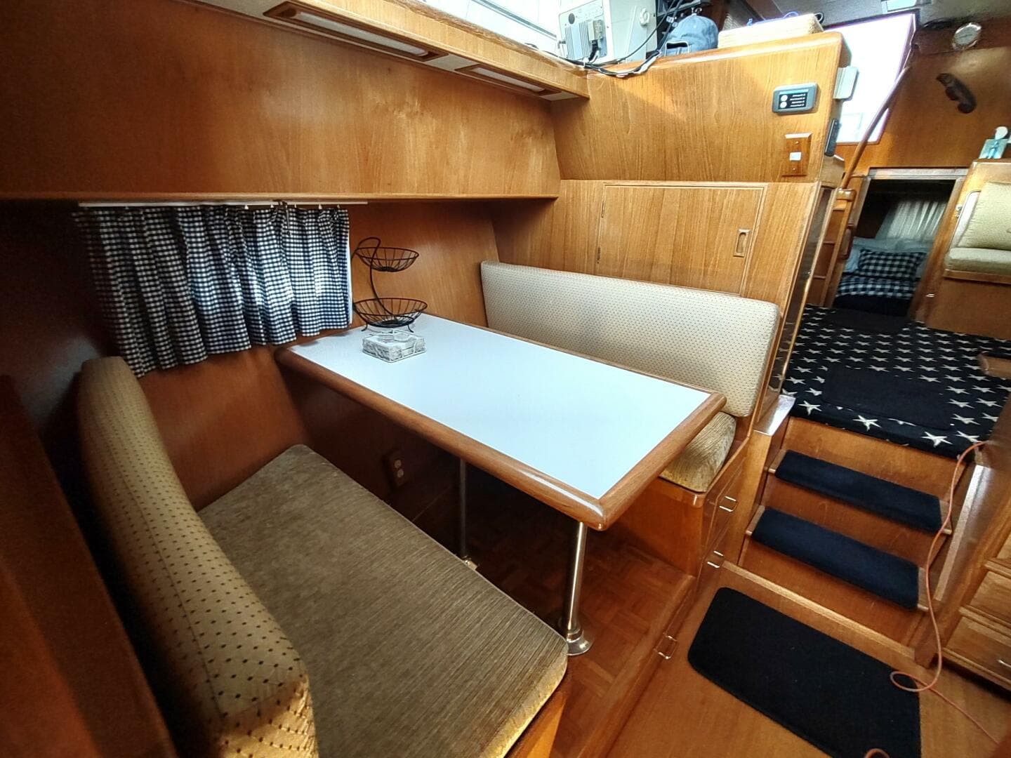 1989 Ocean Alexander — photo 42