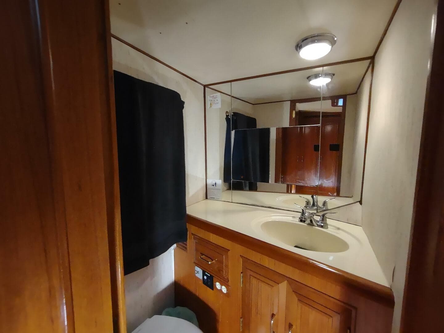 1989 Ocean Alexander — photo 44