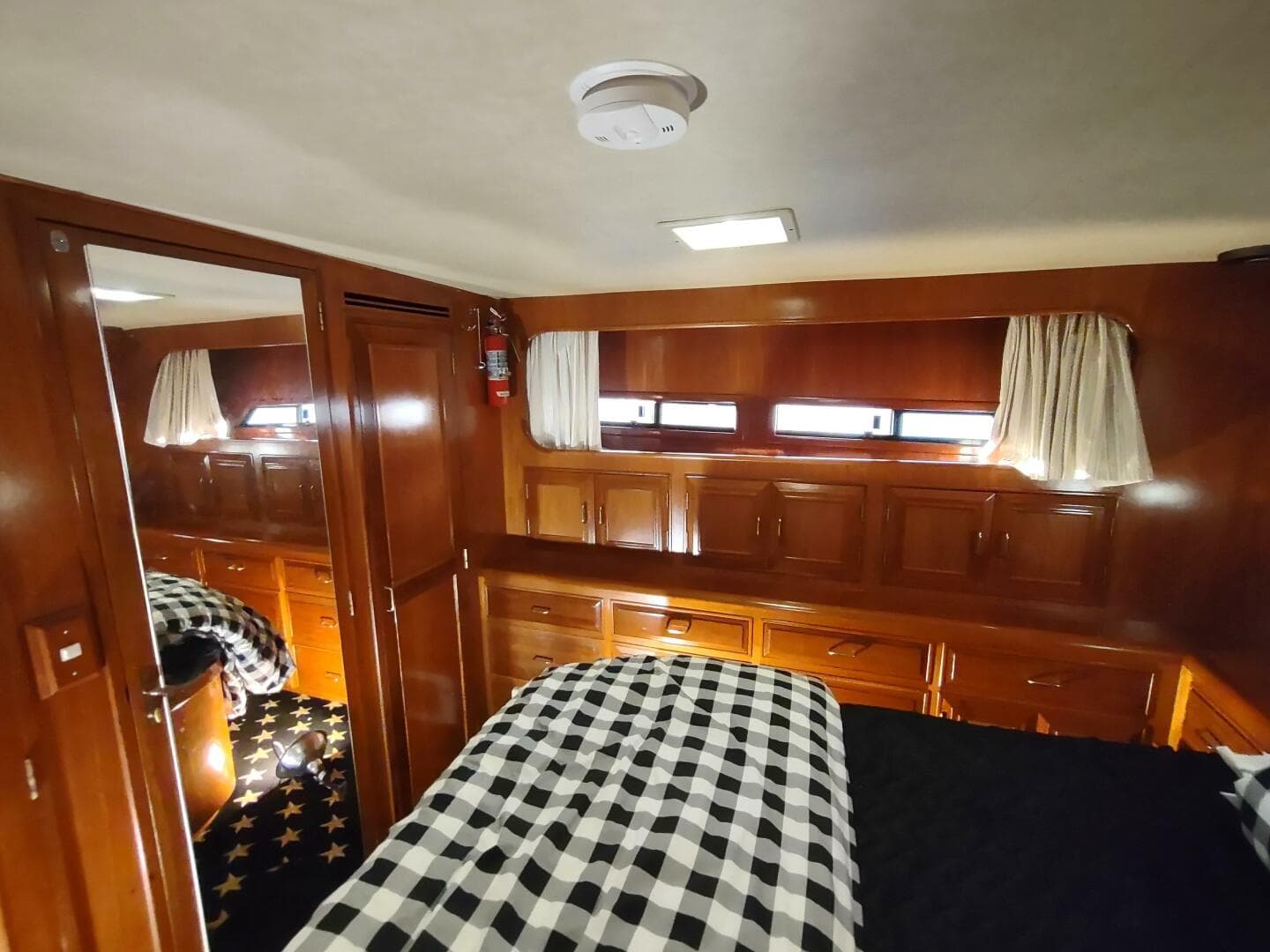 1989 Ocean Alexander — photo 28