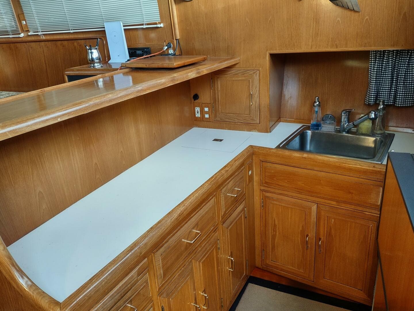 1989 Ocean Alexander — photo 39