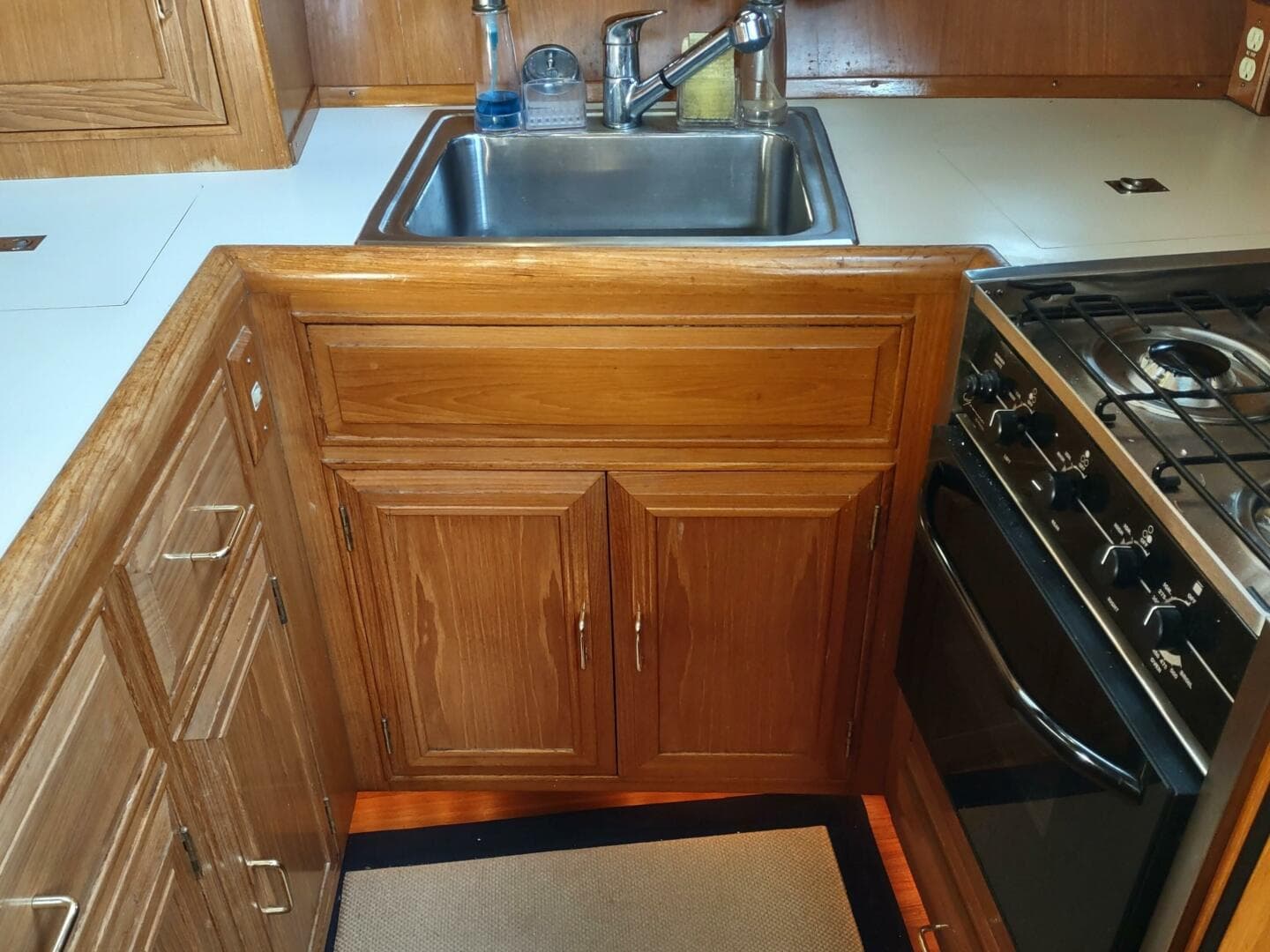 1989 Ocean Alexander — photo 38