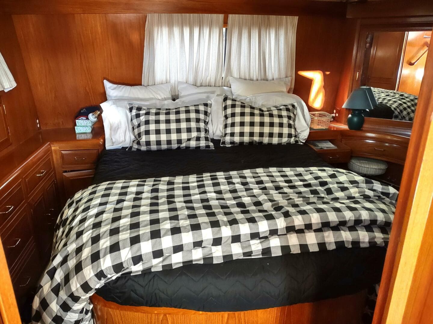 1989 Ocean Alexander — photo 34