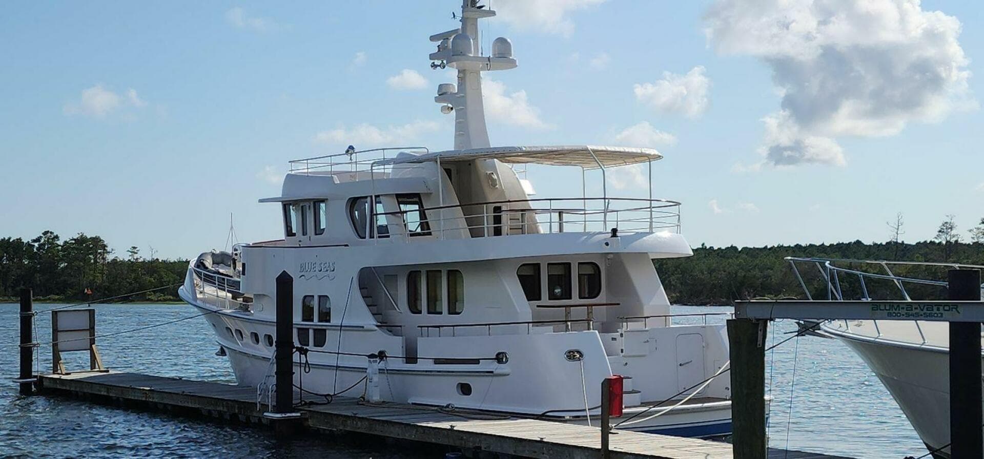 2006 Farmont 70 Expedition Yacht — photo 12