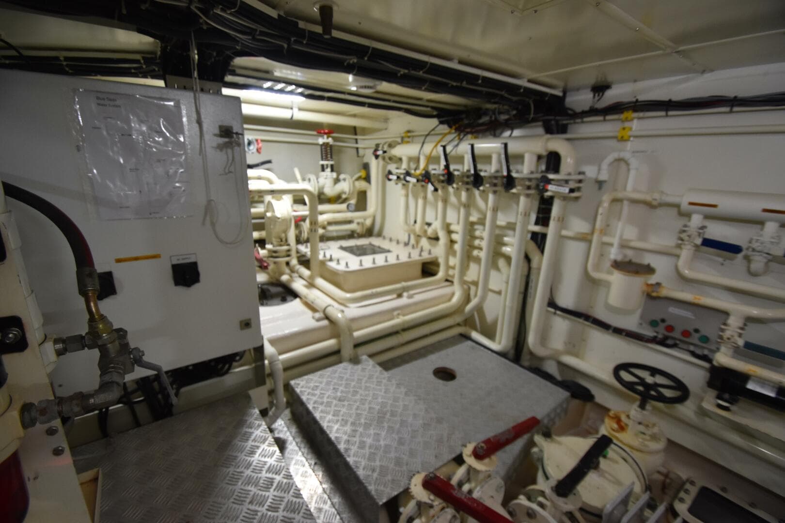 2006 Farmont 70 Expedition Yacht — photo 126