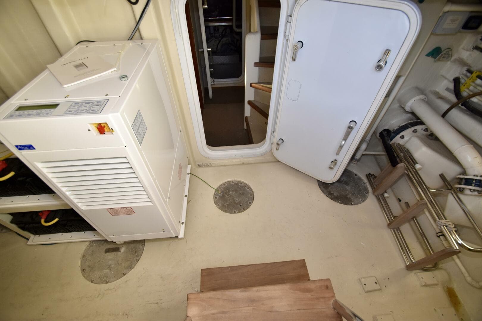 2006 Farmont 70 Expedition Yacht — photo 31