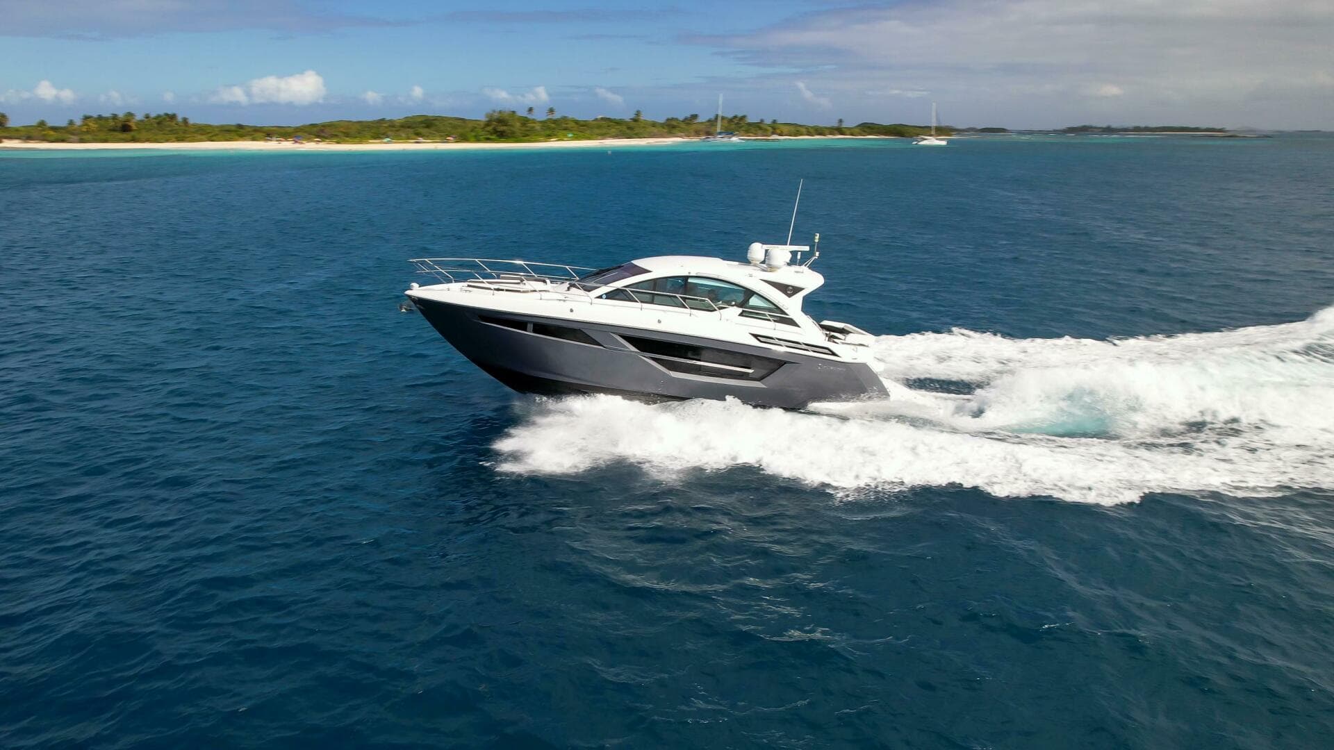 2019 Cruisers Yachts 50 Cantius — photo 4