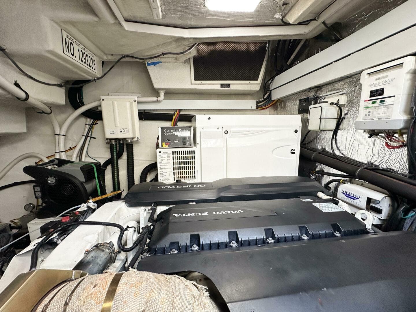 2019 Cruisers Yachts 50 Cantius — photo 27