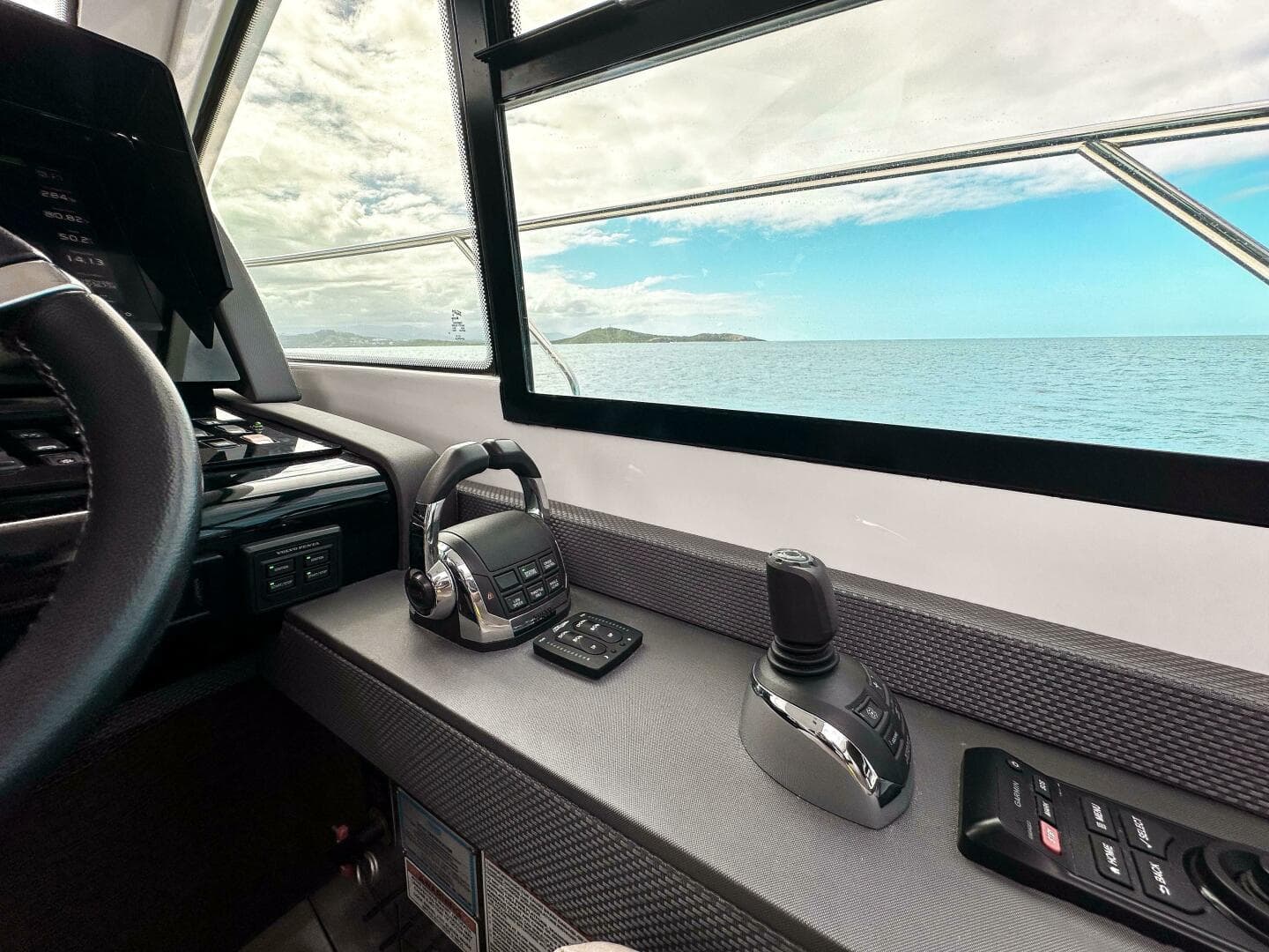 2019 Cruisers Yachts 50 Cantius — photo 31