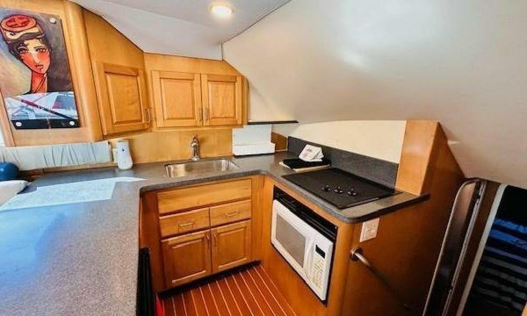 2001 Luhrs Convertible — photo 8