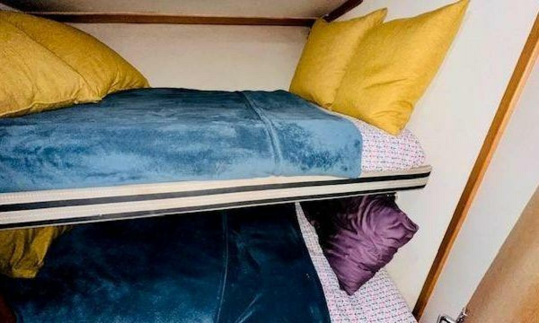 2001 Luhrs Convertible — photo 10