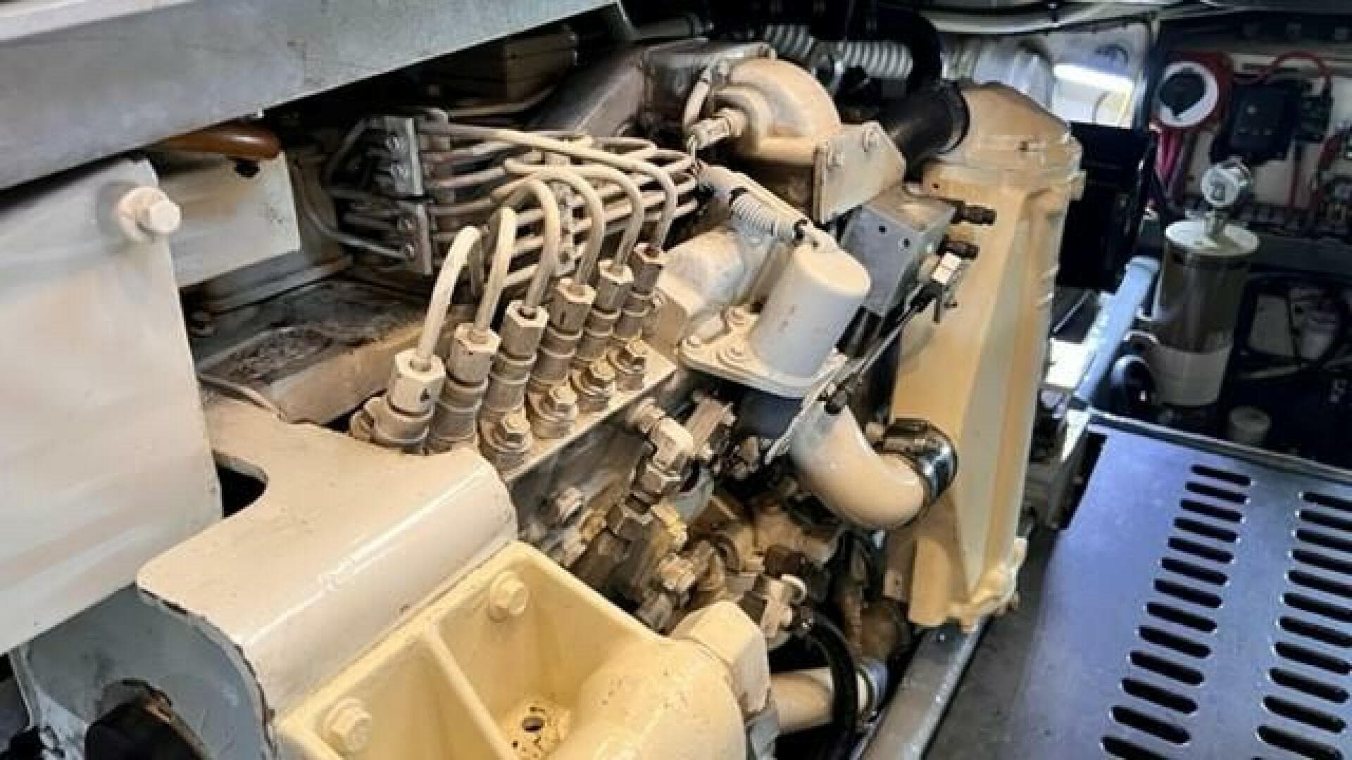 2001 Luhrs Convertible — photo 19