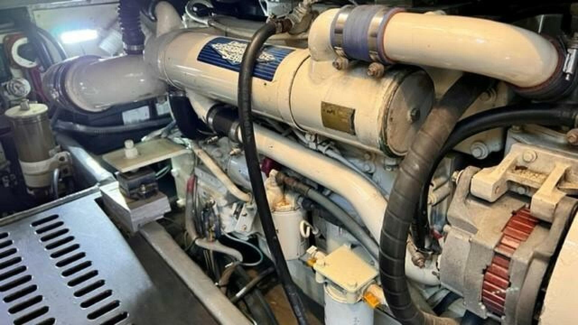 2001 Luhrs Convertible — photo 18