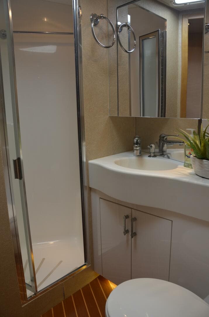 1999 Hatteras — photo 7