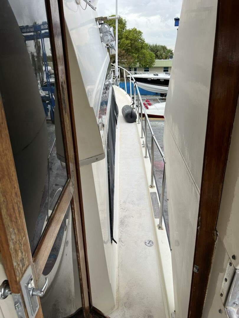 1987 Californian 42 — photo 30