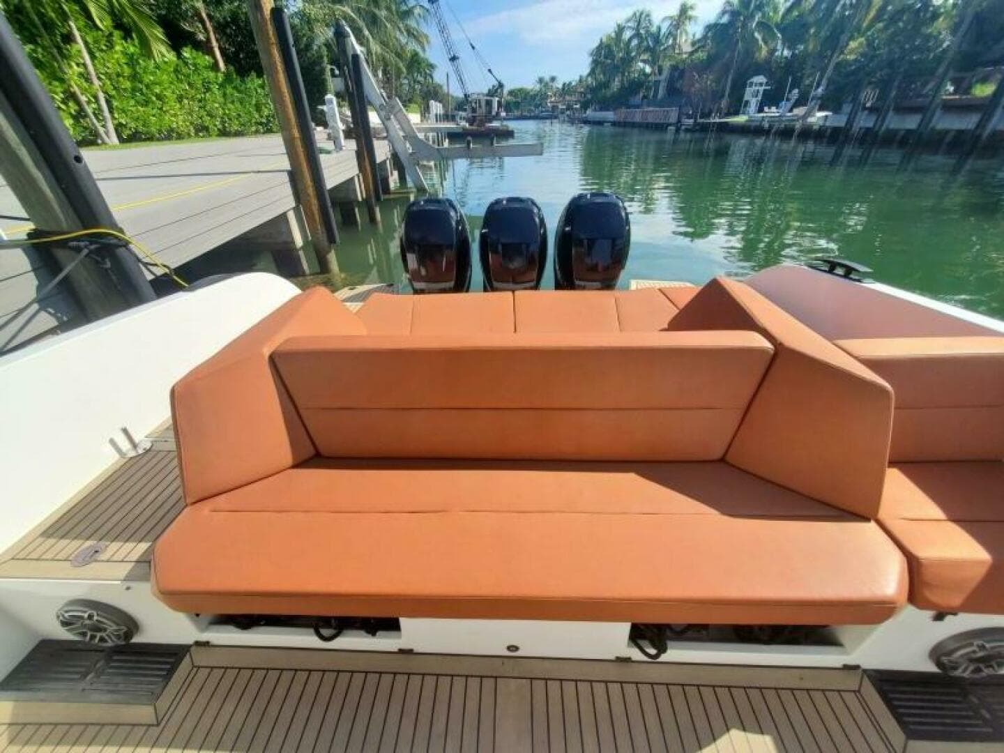 2021 Vanquish Vq 40 — photo 17