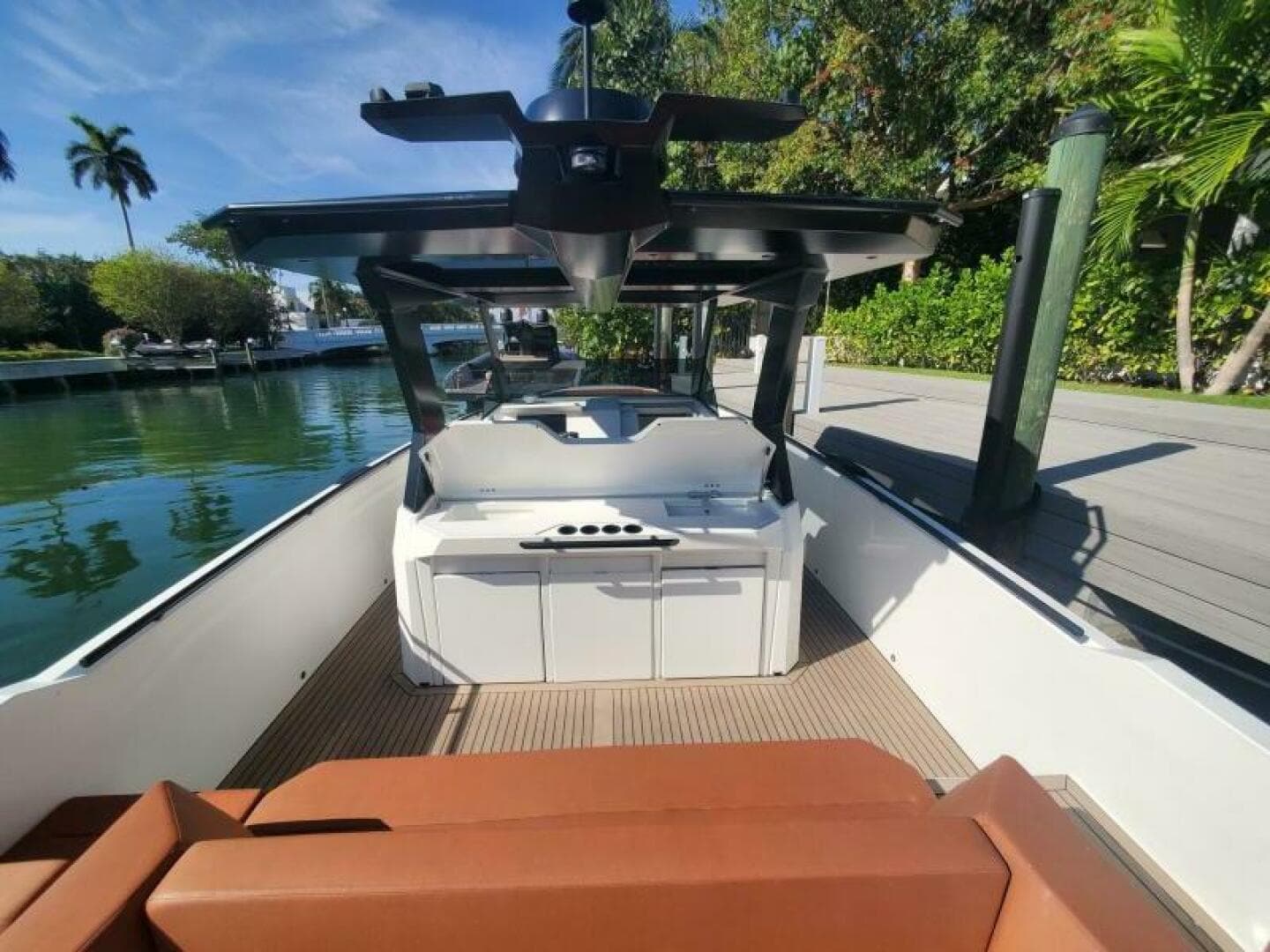 2021 Vanquish Vq 40 — photo 2