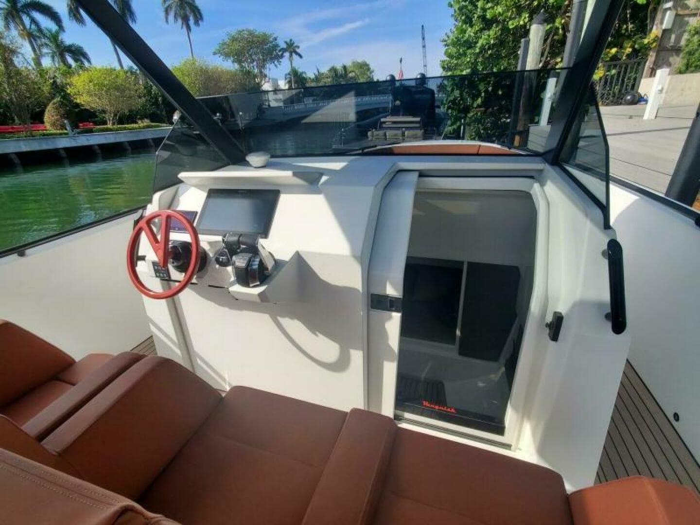 2021 Vanquish Vq 40 — photo 12