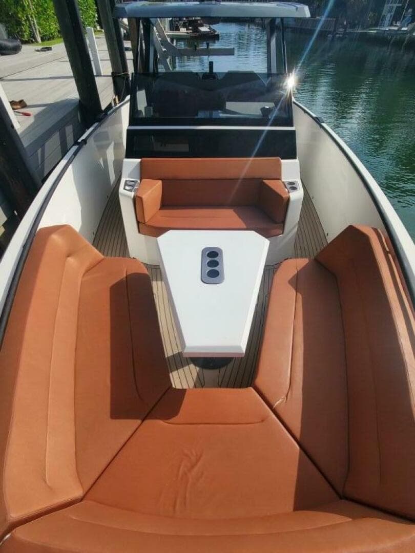 2021 Vanquish Vq 40 — photo 5