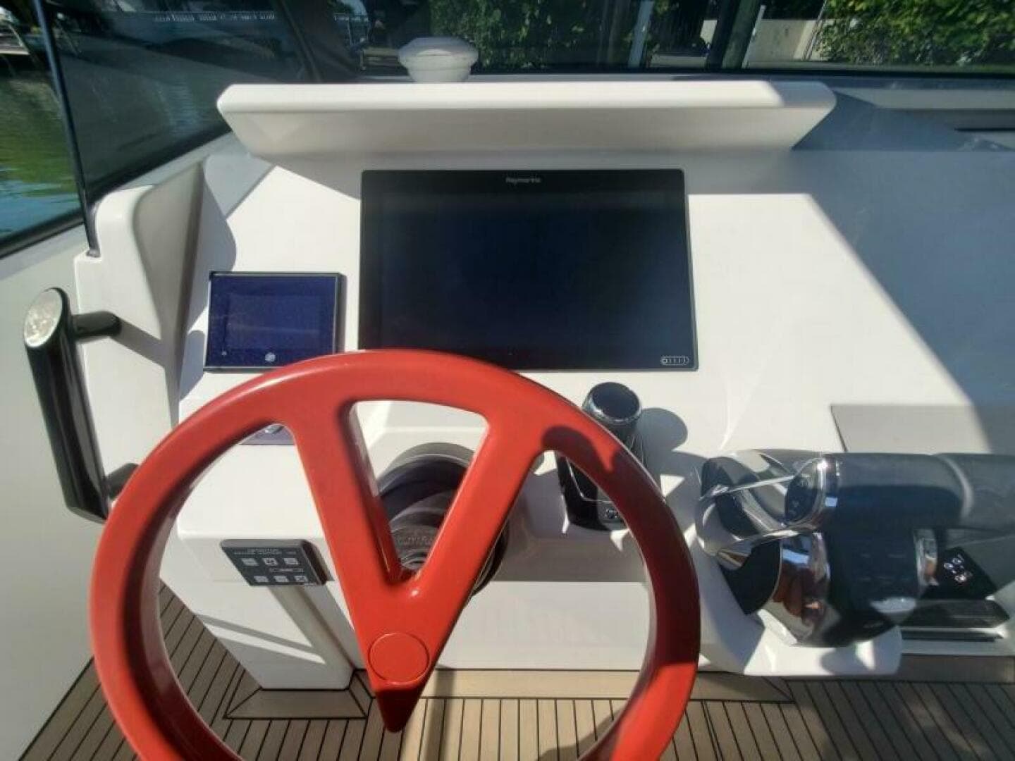 2021 Vanquish Vq 40 — photo 9