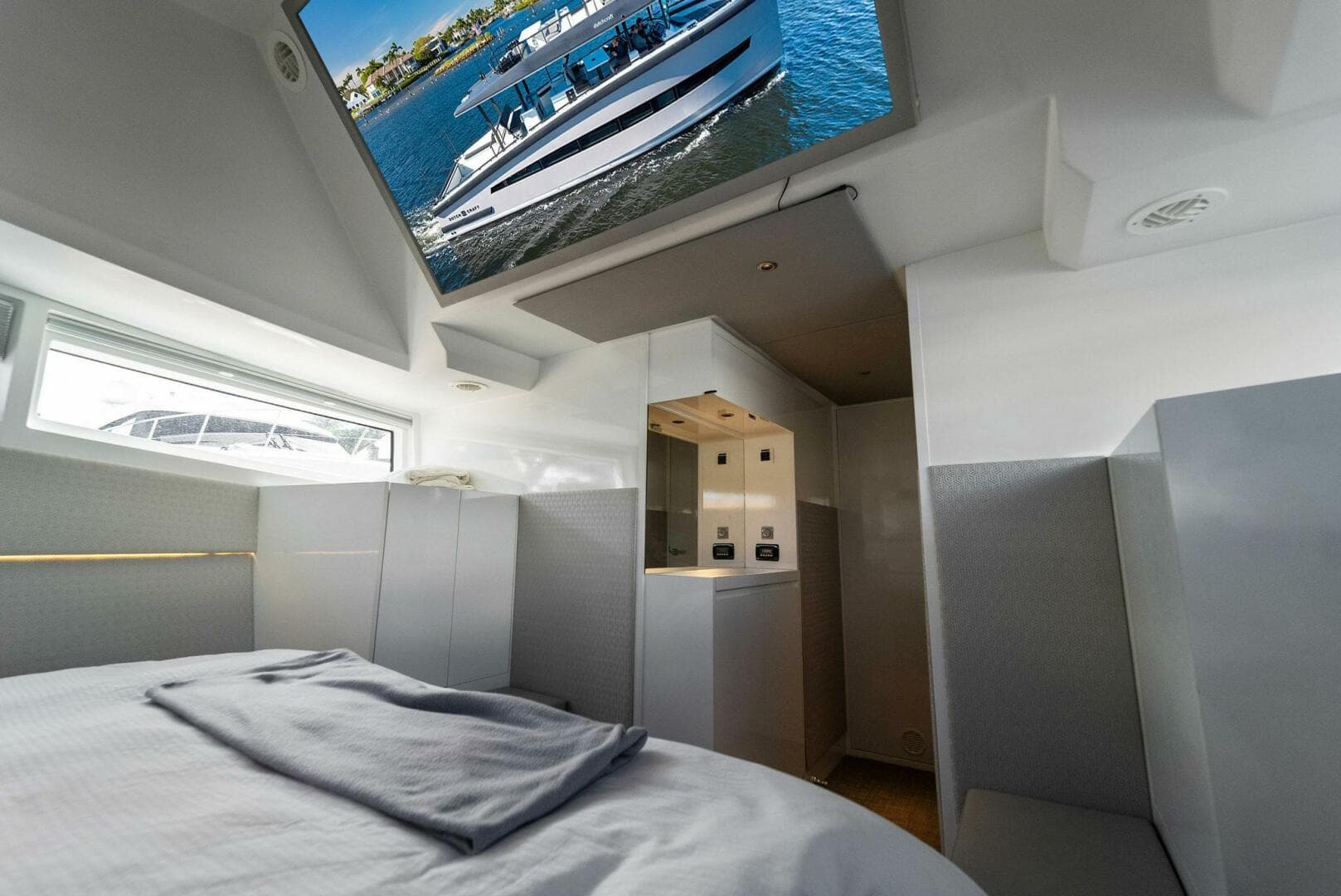 2019 Dutchcraft 56 Open — photo 36