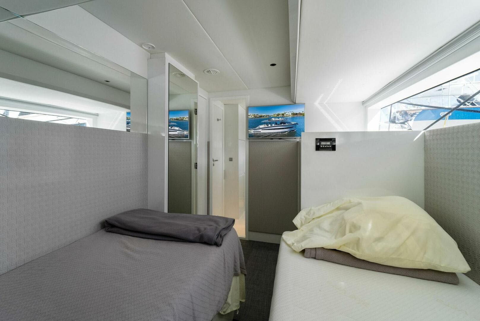 2019 Dutchcraft 56 Open — photo 39