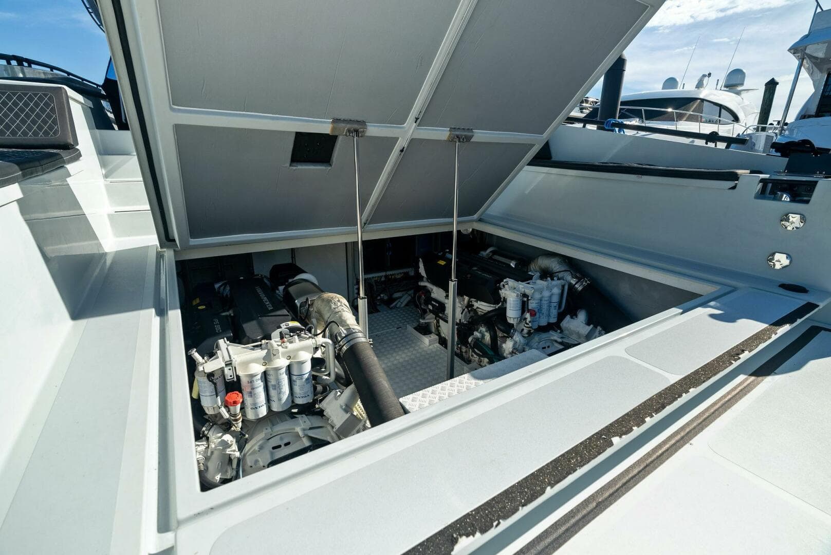 2019 Dutchcraft 56 Open — photo 45