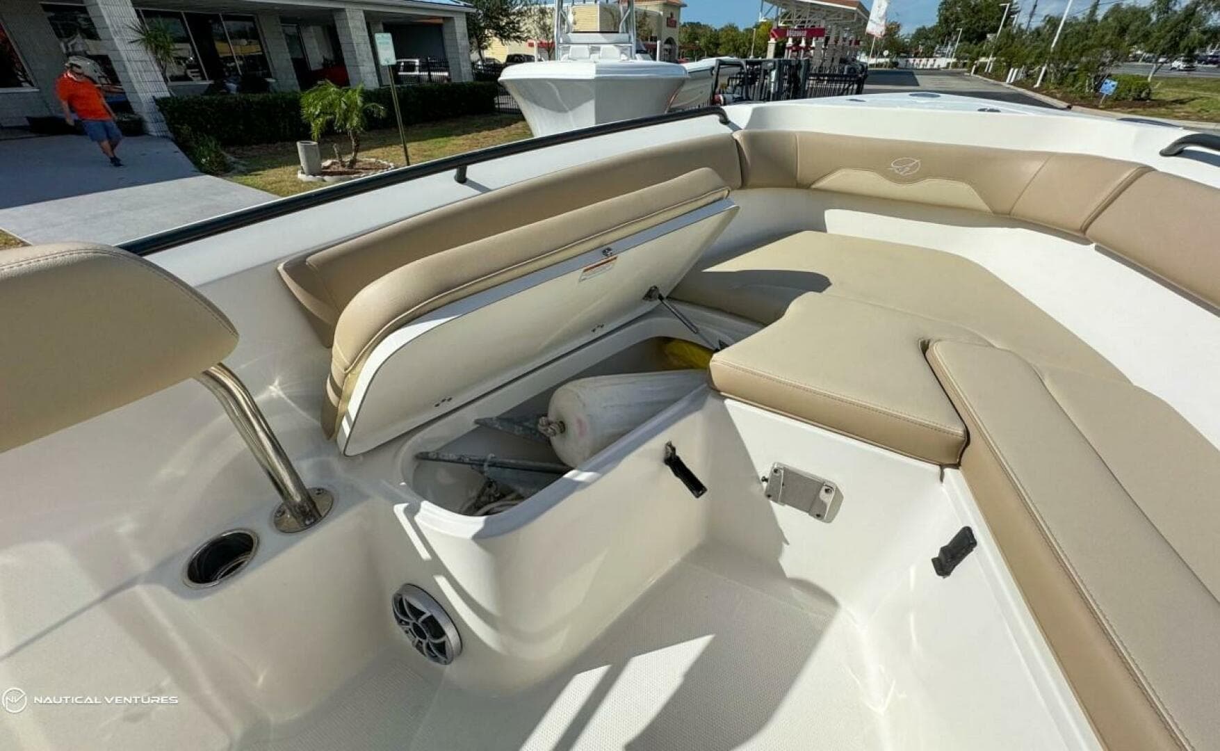 2019 Sailfish 220 CC — photo 8