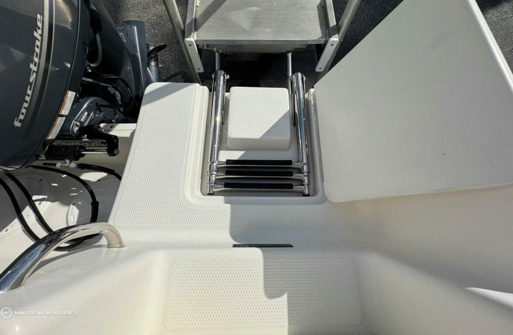 2019 Sailfish 220 CC — photo 21