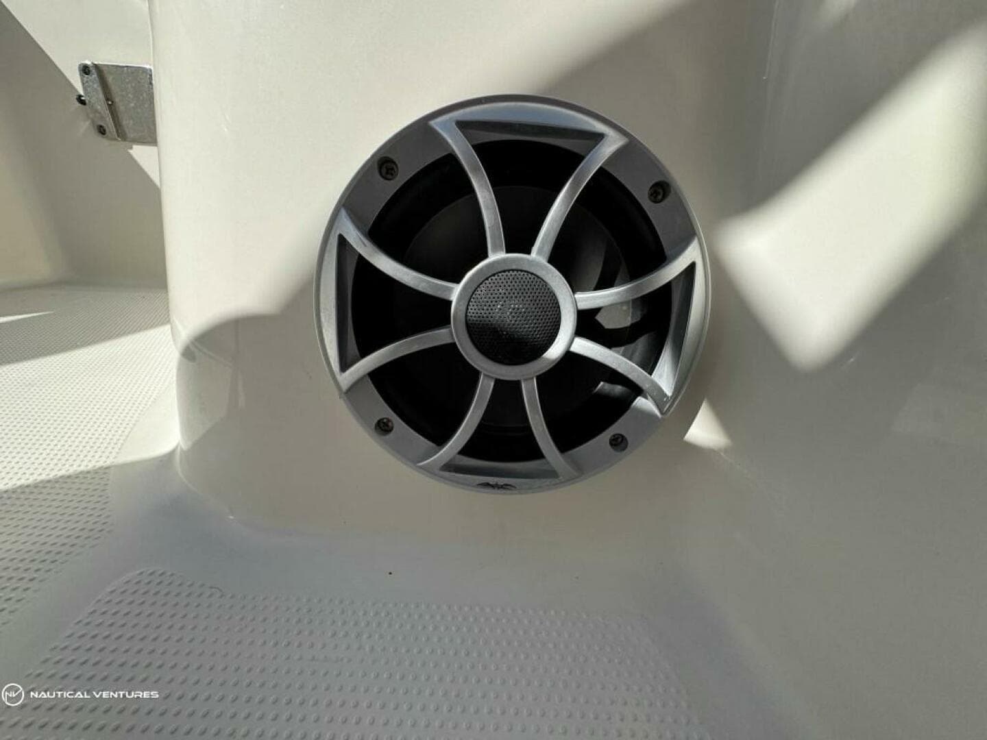 2019 Sailfish 220 CC — photo 34