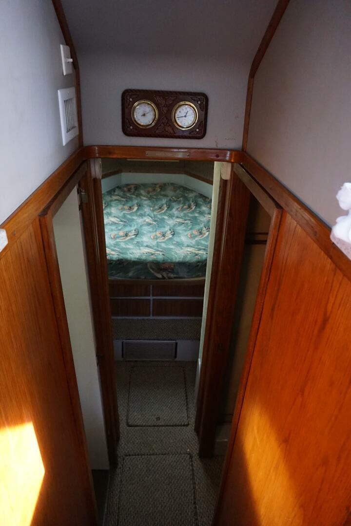 1987 Bertram 37 Convertible — photo 10