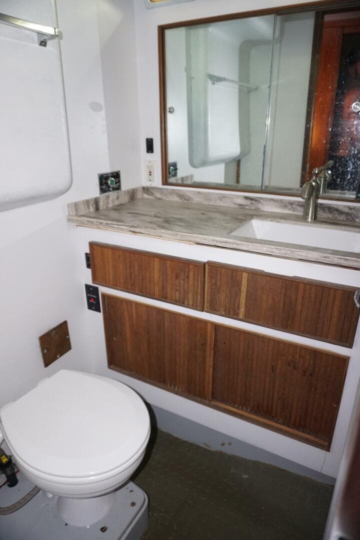 1987 Bertram 37 Convertible — photo 18