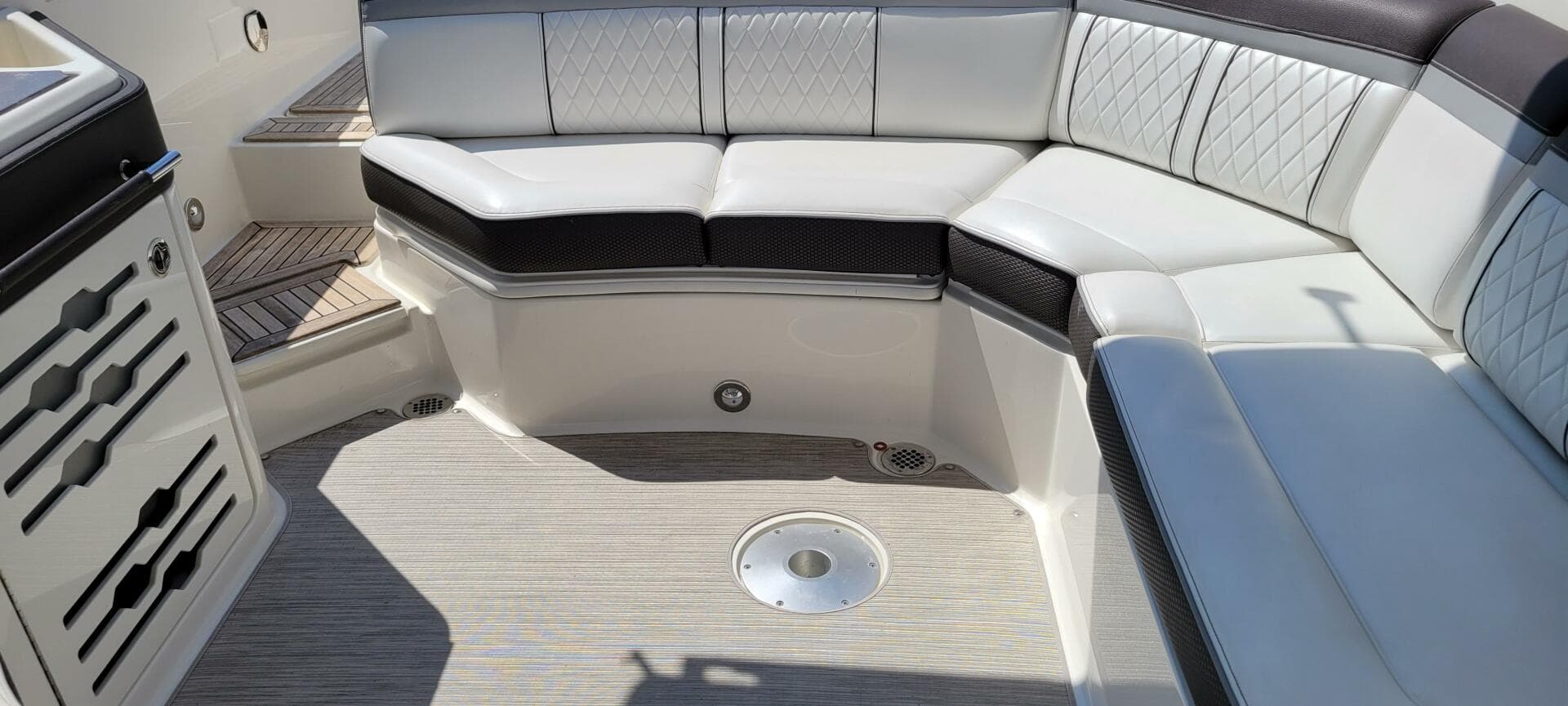 2017 Sea Ray 310 Slx — photo 5